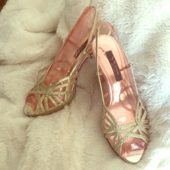 Nina Shoes - 🚨SOLD ELSEWHERE!🚨EUC Nina Gold Glitter Heels